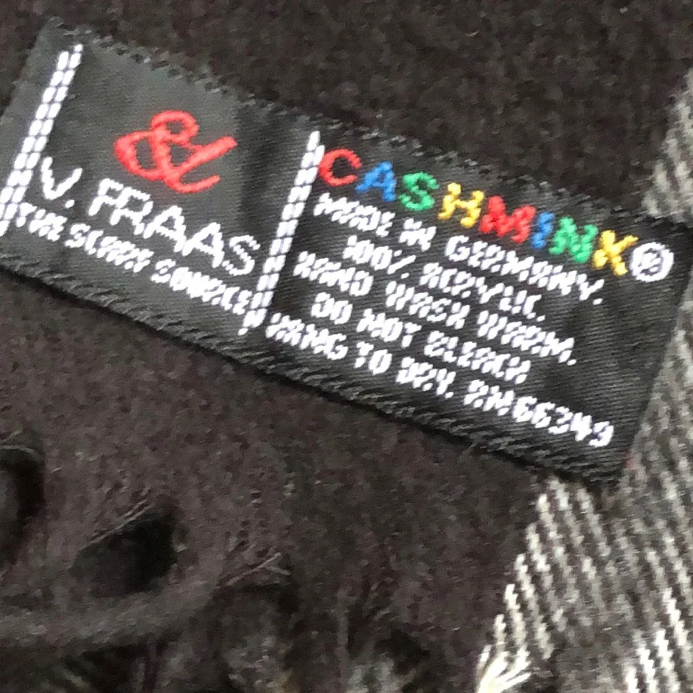 V.FRAAS Cashmink Scarf 100% acrylic, made in West Germany. VTG Timeless. Unisex